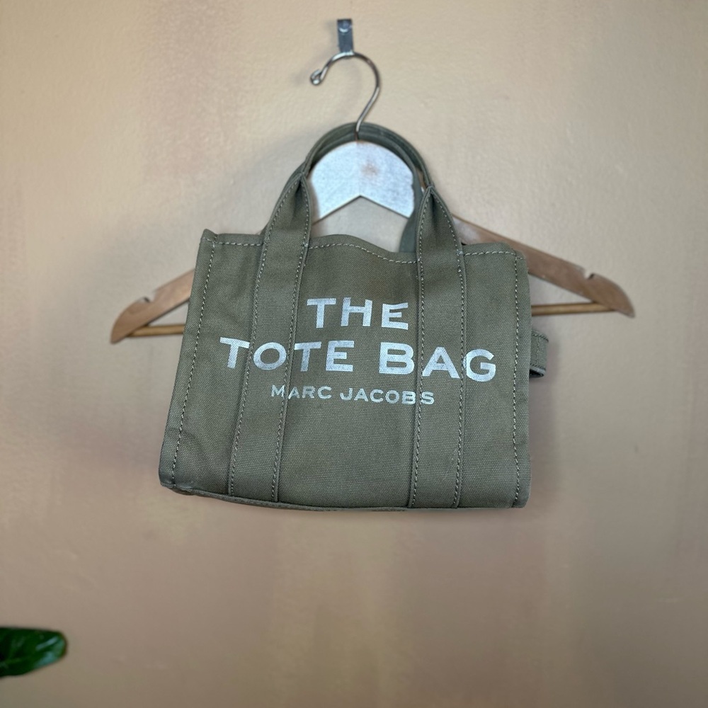 Marc Jacobs Green Canvas Tote Bag with Minimalist Design